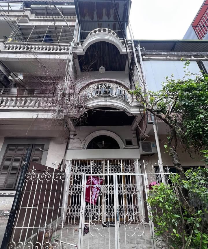 Nhà 42m² Lò Đúc, Hai Bà Trưng - Ô Tô Đỗ Cửa, Sân Rộng, Giá Tốt