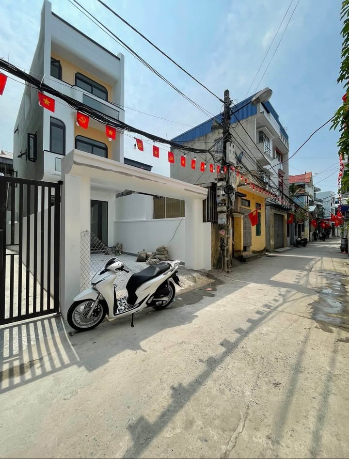 Nhà 3 Tầng Mới Xây Đường Thái Bình, Nam Định - 96m², Ô Tô Vào Sân