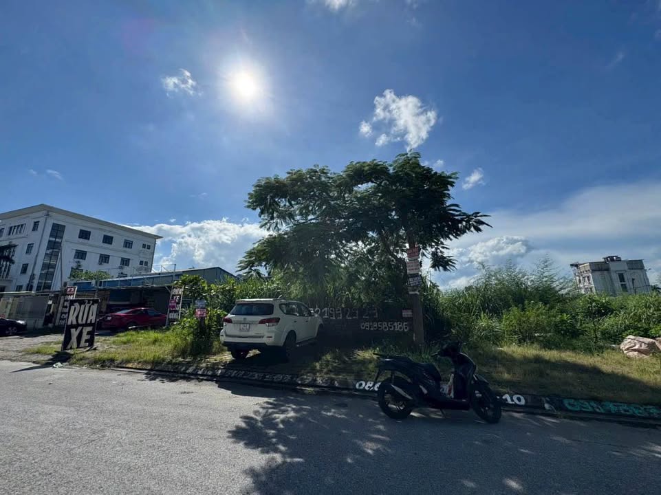 Đất nền Hà Khánh A 200m² hướng Đông - Lô góc mặt tiền 8m