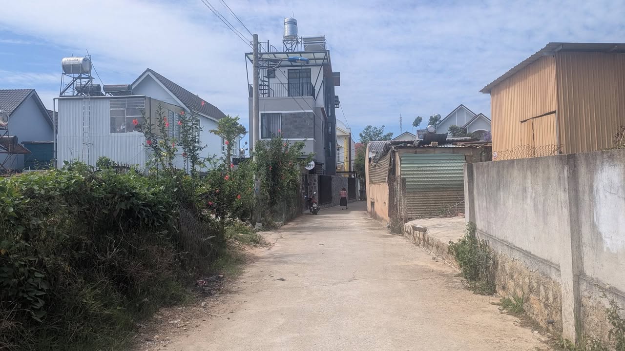 Đất nền Bidoup Lạc Dương 100m² 4.1 tỷ - Đường to ô tô