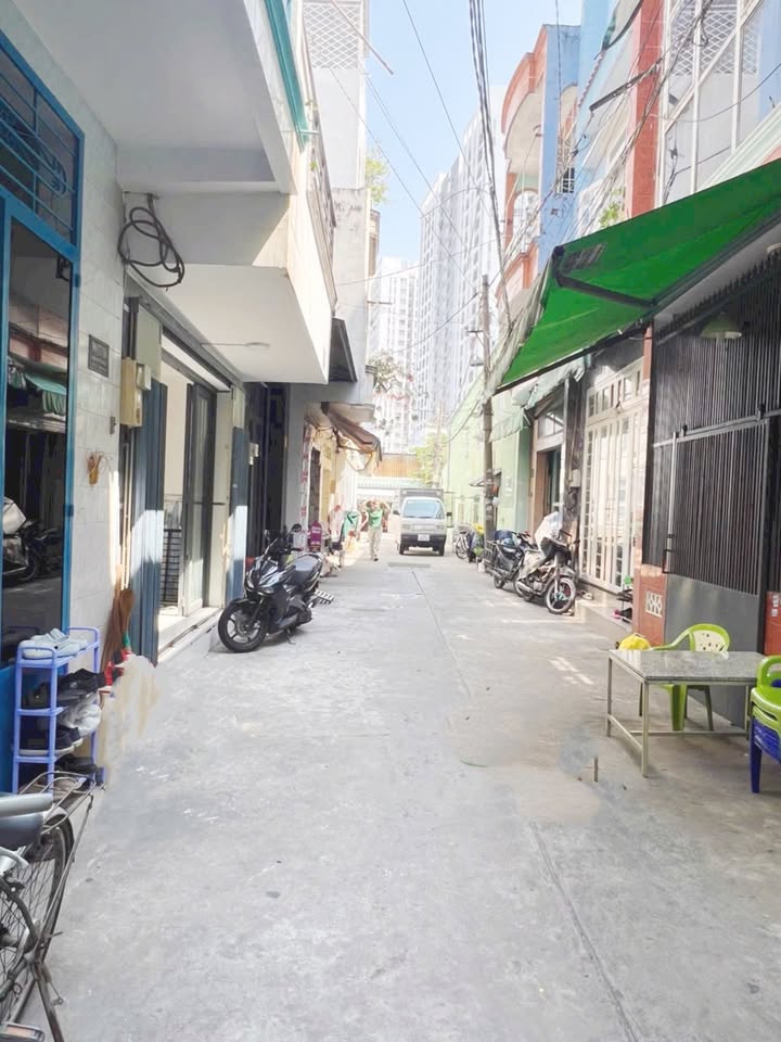 Nhà 2 Tầng Tô Hiệu Tân Phú 40m² - Sổ Riêng, Xe Hơi Tới Cửa