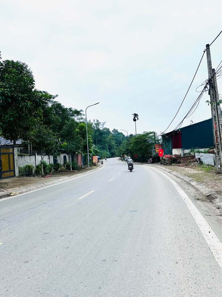 Đất Tây Tiến Hòa Bình 204m² giá 2,3 tỷ - Sổ đỏ chính chủ