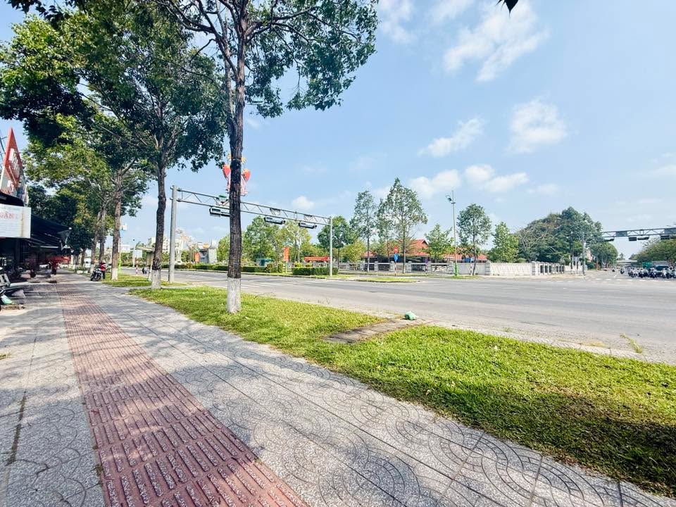 Nhà mặt tiền Võ Văn Kiệt Cần Thơ 226m2 15tr - Sẵn sàng ở ngay