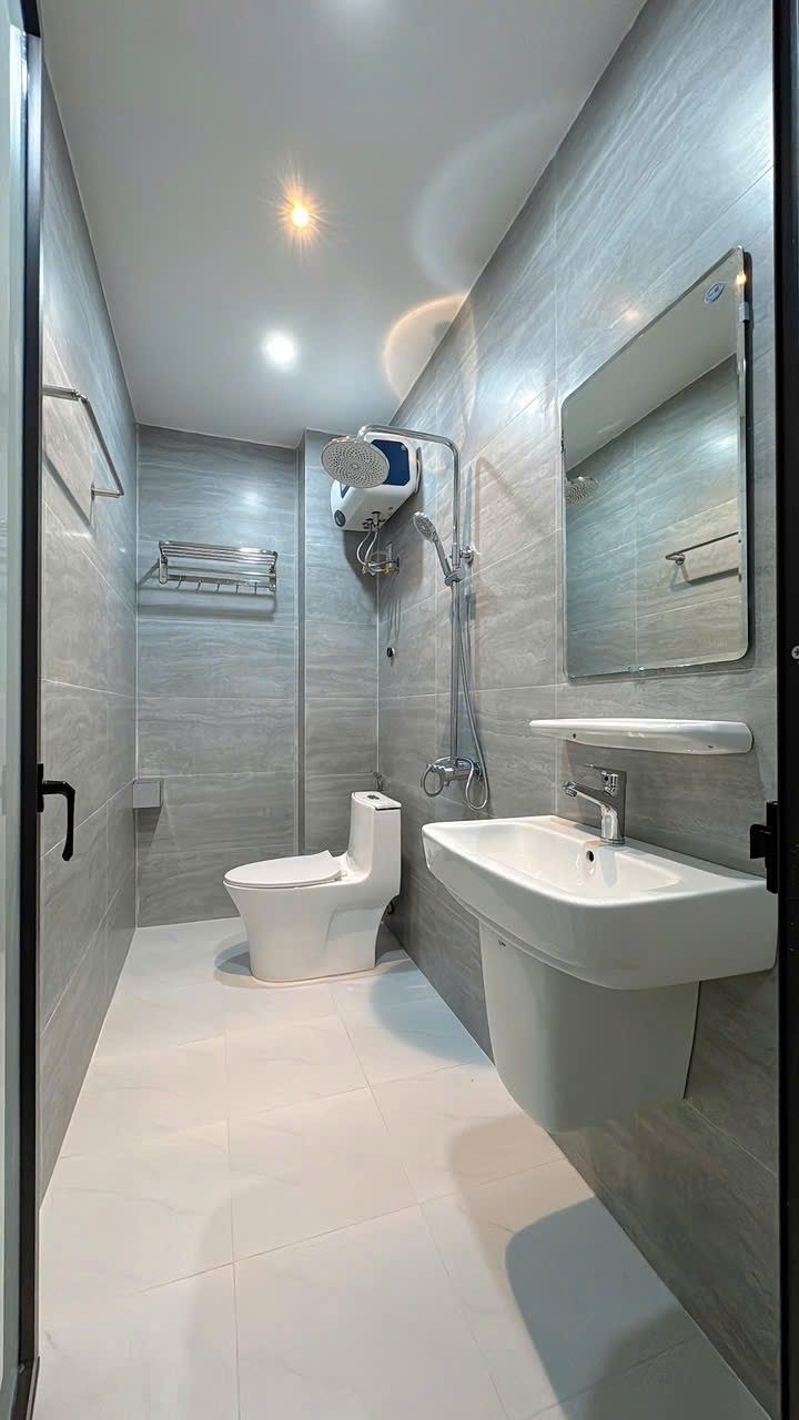 Nhà Mặt Ngõ Lê Lợi, Hải Phòng - Kinh Doanh Sầm Uất, Ô Tô Tránh