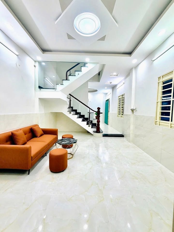 Nhà Nguyễn Sơn - Tân Phú: 44m² 1 sẹc ô tô đỗ cửa, nhỉnh 5 tỷ