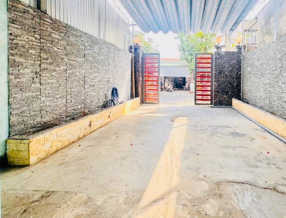 Nhà mặt tiền Nguyễn Thuật 90m² 5 tỷ - Ô tô vào nhà