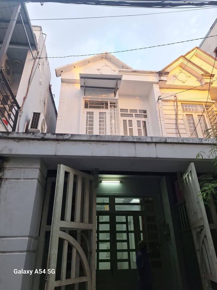 Nhà riêng Tân Hiệp Hóc Môn 60m² 2 tỷ - Sẵn sàng ở ngay