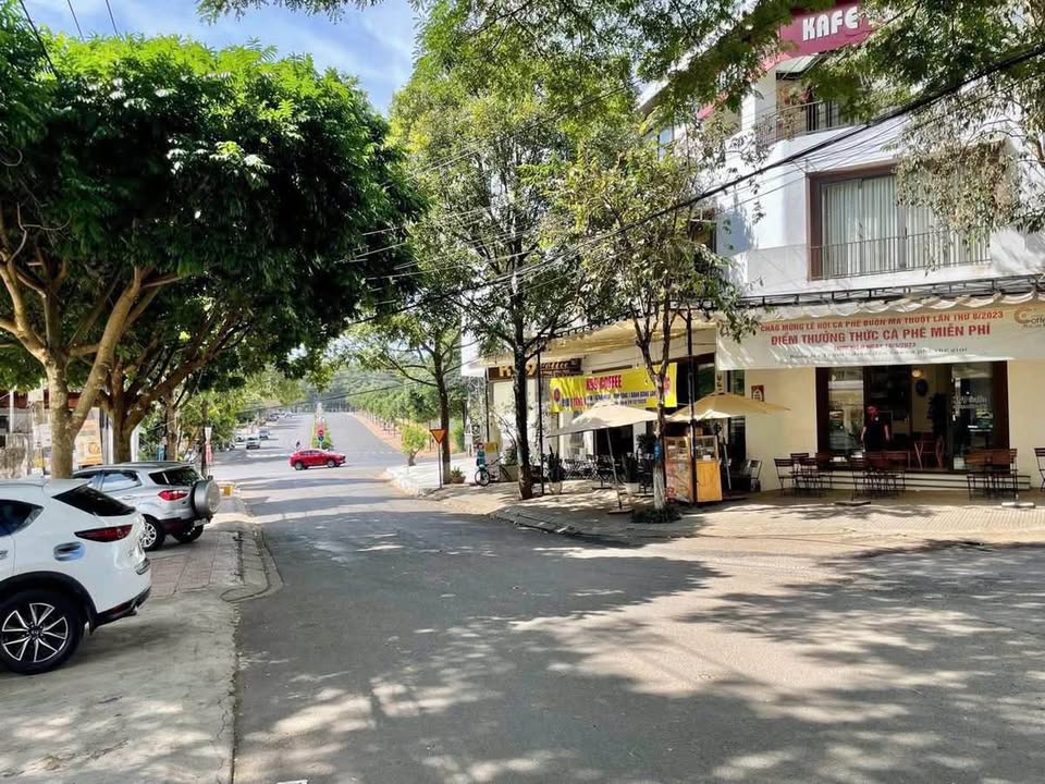 Nhà nguyên căn Tán Thuật BMT 82m² 13 triệu - Ô tô vào sân