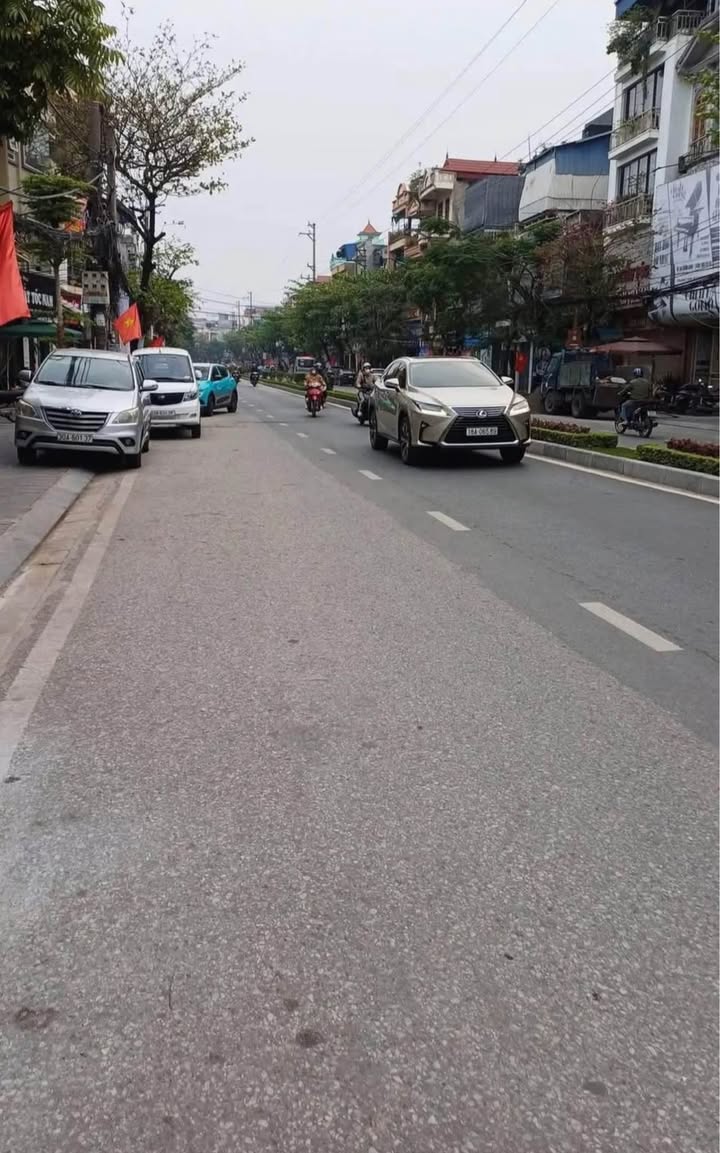 Nhà Mặt Tiền Kinh Doanh Đường Trường Chinh, Nam Định - 63.2m² Giá 6.75 Tỷ