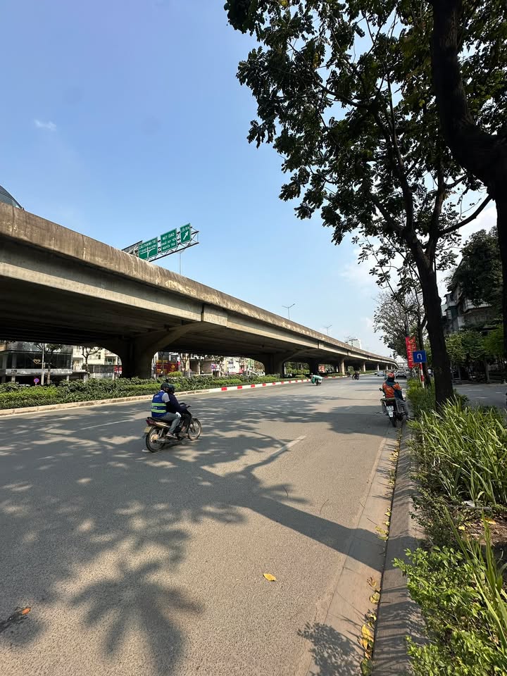 Nhà Mặt Phố Ba Đình 57m² - Kinh Doanh Sầm Uất, Vị Trí Kim Cương