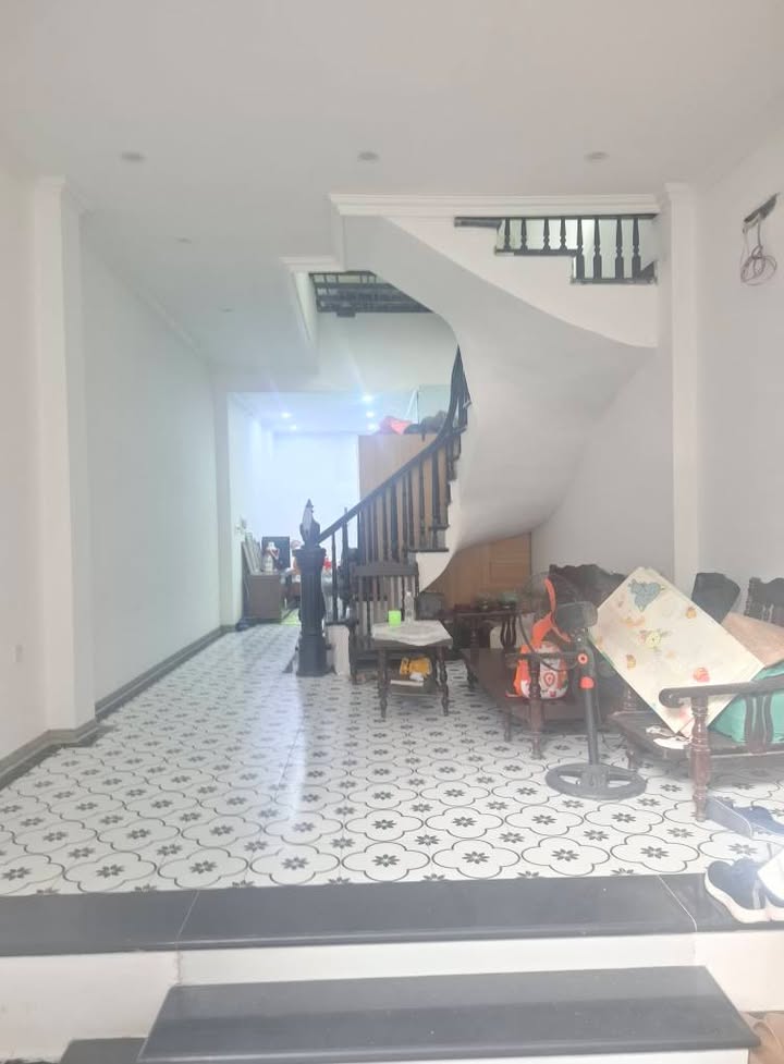 Nhà 5 Tầng Mặt Tiền 4.5m Định Công Thượng - KD Ô Tô Đỗ Cửa