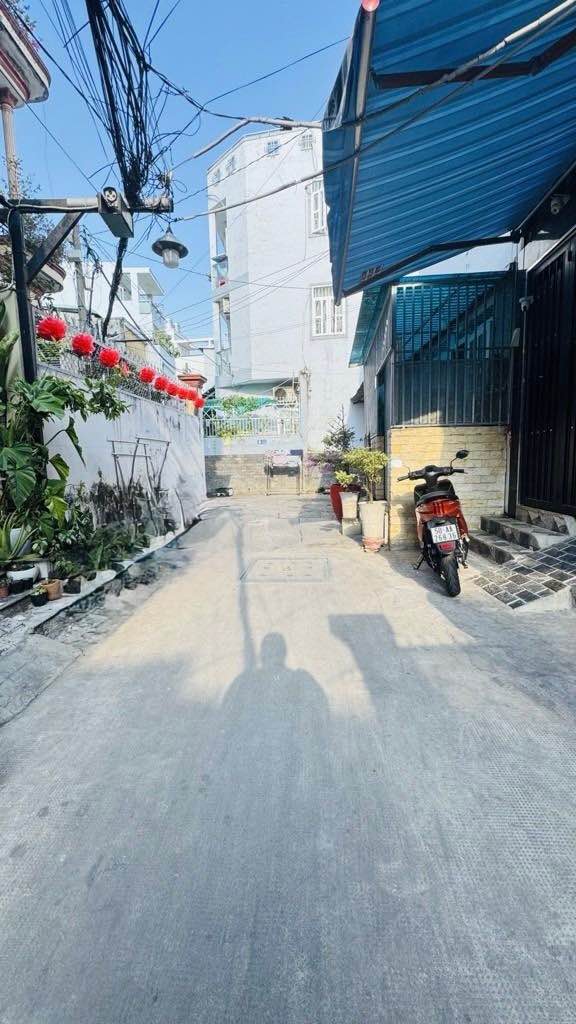 Nhà 3 Tầng 5PN Bình Thạnh, 2 Mặt Hẻm, Gần Phan Đăng Lưu - Hơn 8 Tỷ