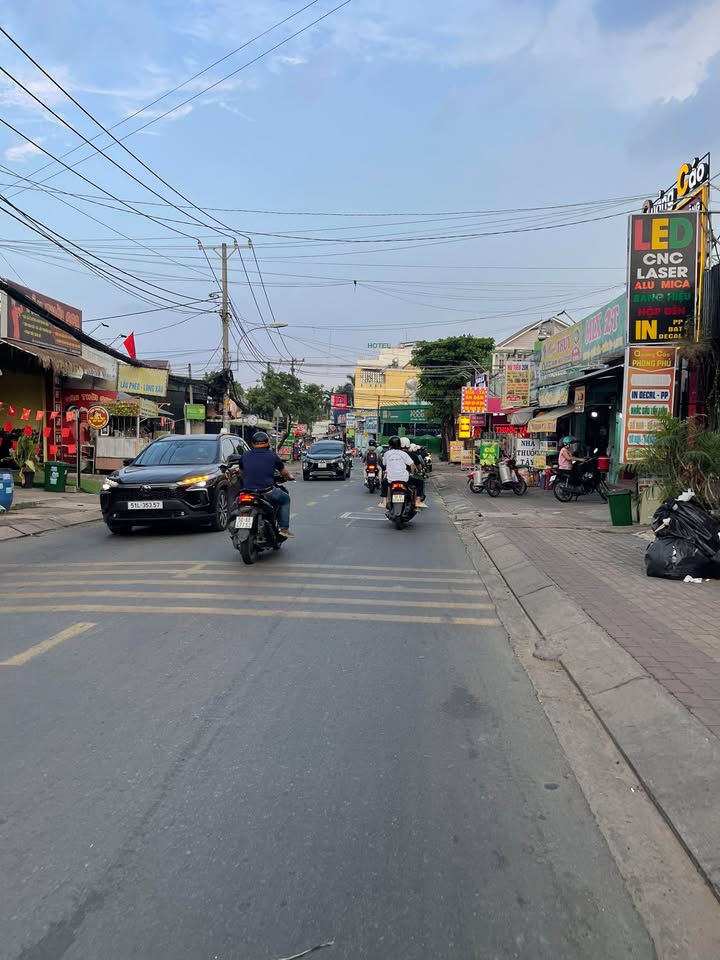 Nhà Mặt Tiền Đình Phong Phú, TP. Thủ Đức - 166m² Kinh Doanh Sầm Uất - 14.8 Tỷ