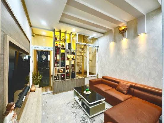 Nhà Mặt Tiền Lý Thường Kiệt, Tân Bình - 50m², Nhỉnh 11 Tỷ, Kinh Doanh Đa Ngành