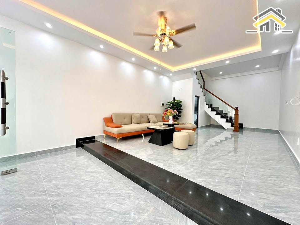 Nhà riêng Trần Nguyên Hãn 49m² 5,35 tỷ - Ô tô vào tận nhà