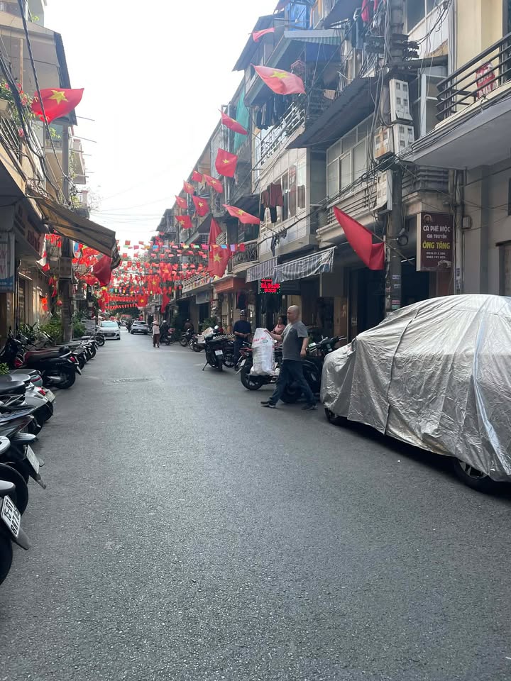 Nhà mặt tiền Lý Thường Kiệt 57m² 11 tỷ - Ô tô vào