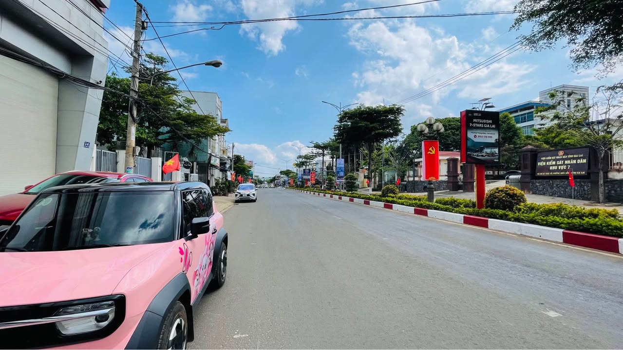 Nhà phố Pleiku Lý Thái Tổ 200m² 9 tỷ - Mặt tiền kinh doanh