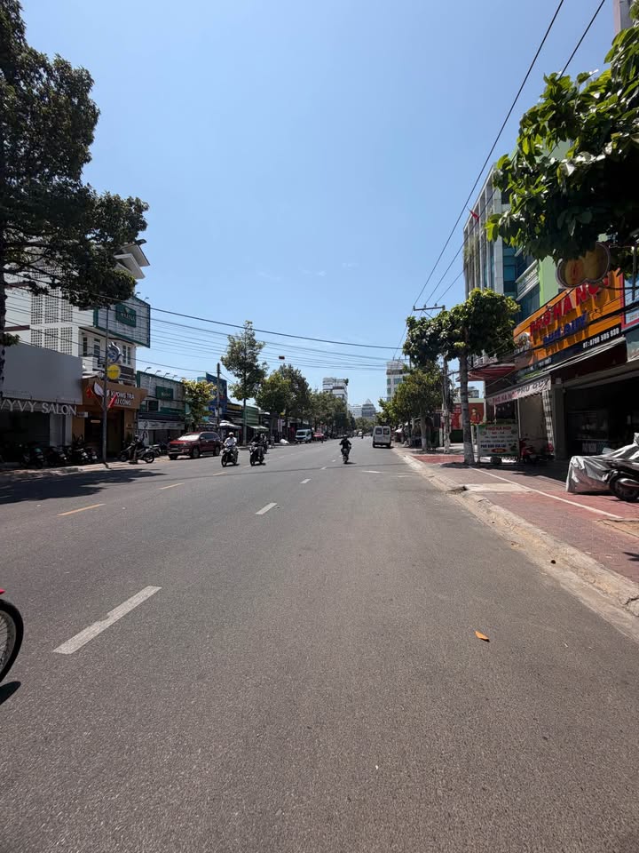 Nhà Mặt Tiền Tôn Đức Thắng Phan Thiết 130m² - Kinh Doanh Đắc Lợi