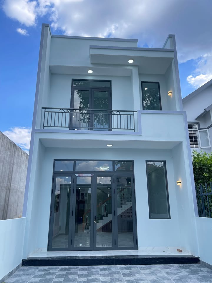 Nhà 2 Lầu 1 Trệt Mỹ Phước 3, Bến Cát - 150m² Sổ Hồng Riêng, Giá 2.65 Tỷ