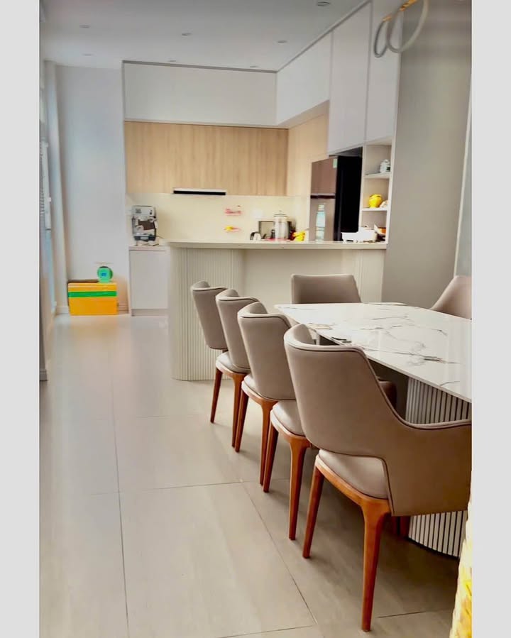 Nhà Phố Vũng Tàu 95m² Mặt Tiền Hẻm 5m - 5PN, Thang Máy, Giá 9.25 Tỷ