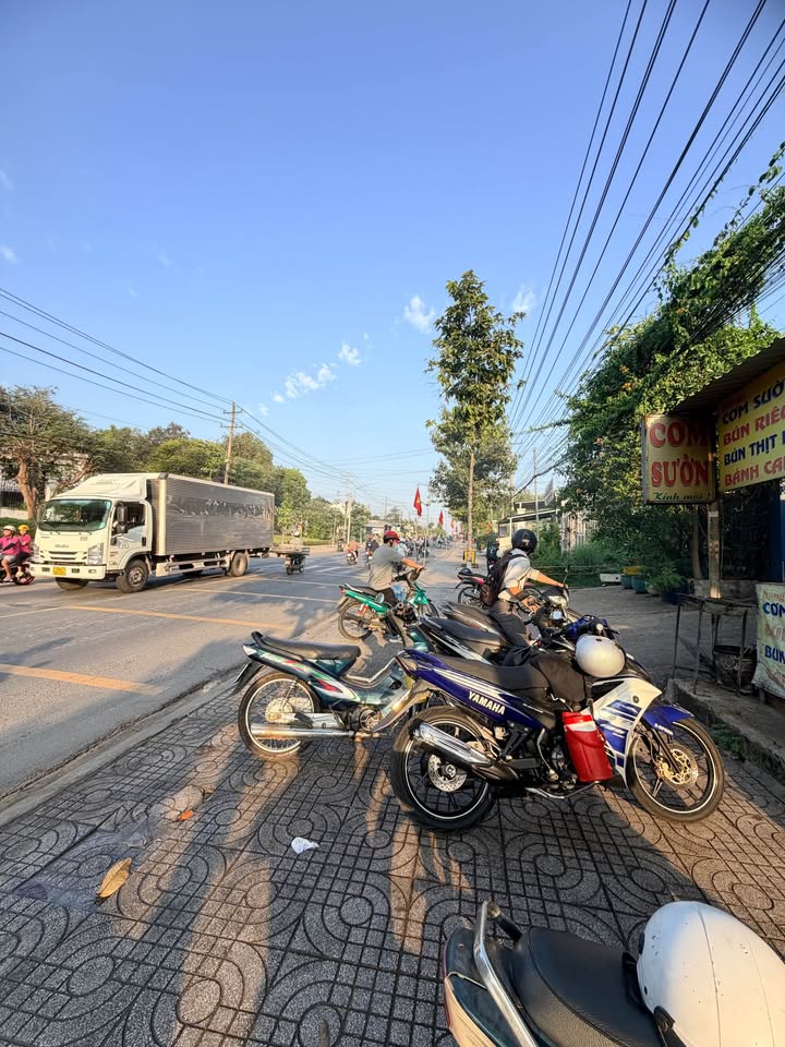 Nhà mặt tiền DT 747 Uyên Hưng 378m² 6 tỷ - Mặt tiền kinh doanh