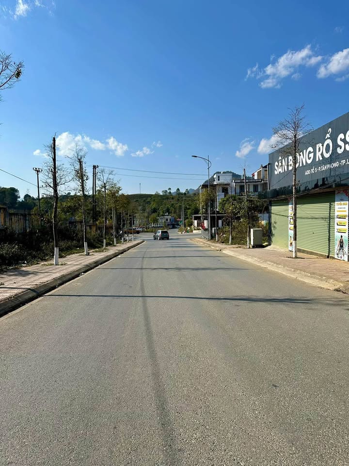 Đất nền Tân Phong Lai Châu 210m² 2 tỷ - Sổ đỏ chính chủ