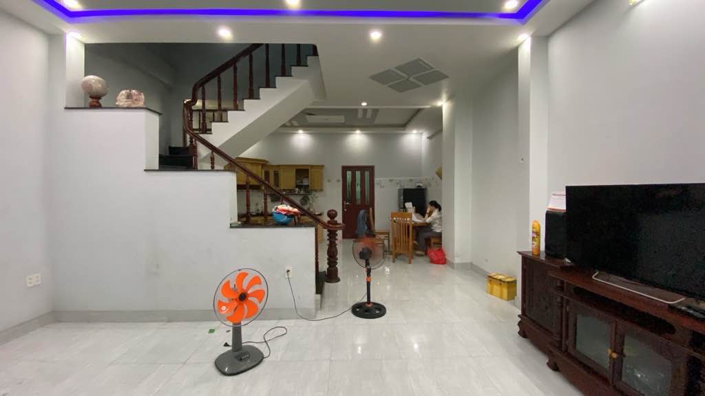 Nhà 3 Tầng 60m² Hiệp Bình Phước - Giá 9.6 Tỷ, Hẻm Xe Hơi