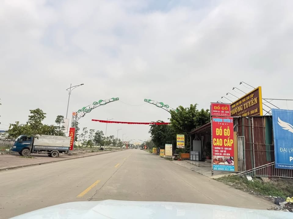 Đất nền Nho Quan 100m² giá 2.4 tỷ - Đường to ô tô