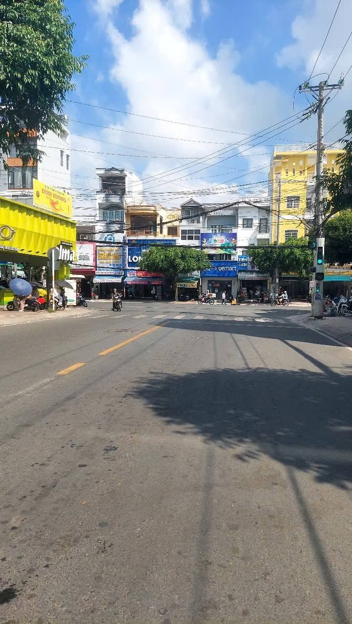 Nhà 1 Trệt 1 Lửng 45.7m² Ung Văn Khiêm, Long Xuyên - Giá 5 Tỷ