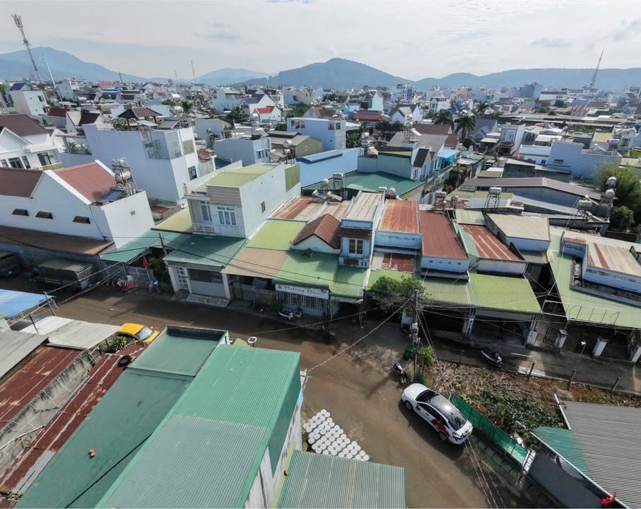 Nhà Trung Tâm Đức Trọng 117m² - Sổ Hồng Hoàn Công - Giá 2.5 Tỷ