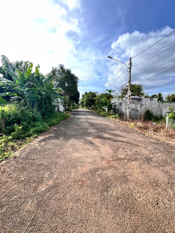 Bán Đất Mặt Tiền Buôn Ma Thuột 200m² - Giá 2.29 Tỷ