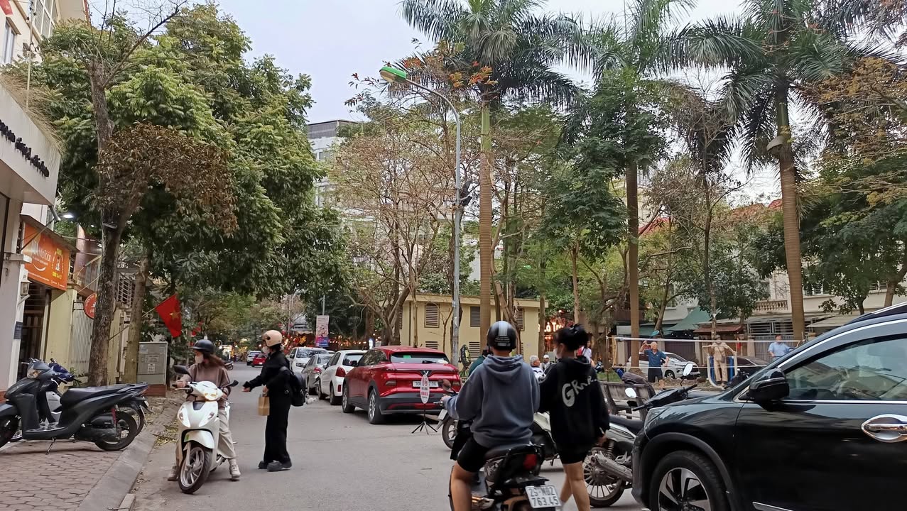 Cho thuê Biệt thự Kinh doanh Mặt tiền Nguyễn Văn Lộc, Hà Đông - 270m², 3 Tầng, 62 Triệu