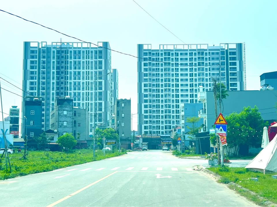 Bán Đất Tặng Nhà Cấp 4 Đồng Vân, Bắc Ninh - Hơn 6 Tỷ, Dòng Tiền 12 Triệu/Tháng