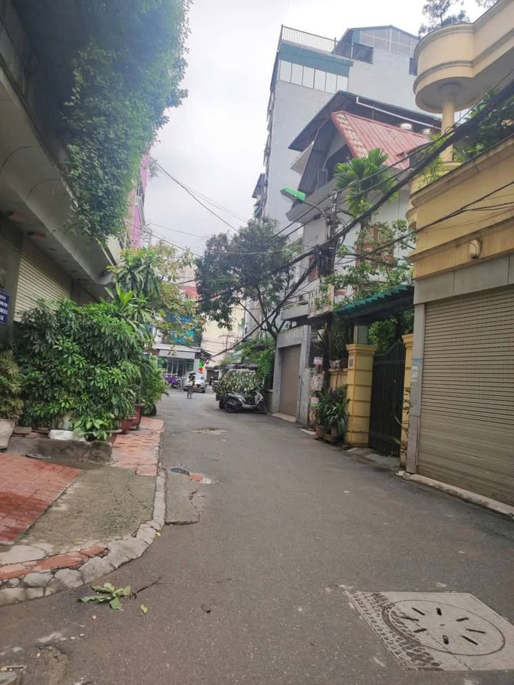 Nhà riêng Lạc Long Quân 70m² 16.8 tỷ - Lô góc chính chủ