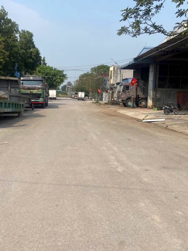 Nhà xưởng kiên cố 300m² hướng Nam, Kim Sơn, Ninh Bình - Giá 5 tỷ