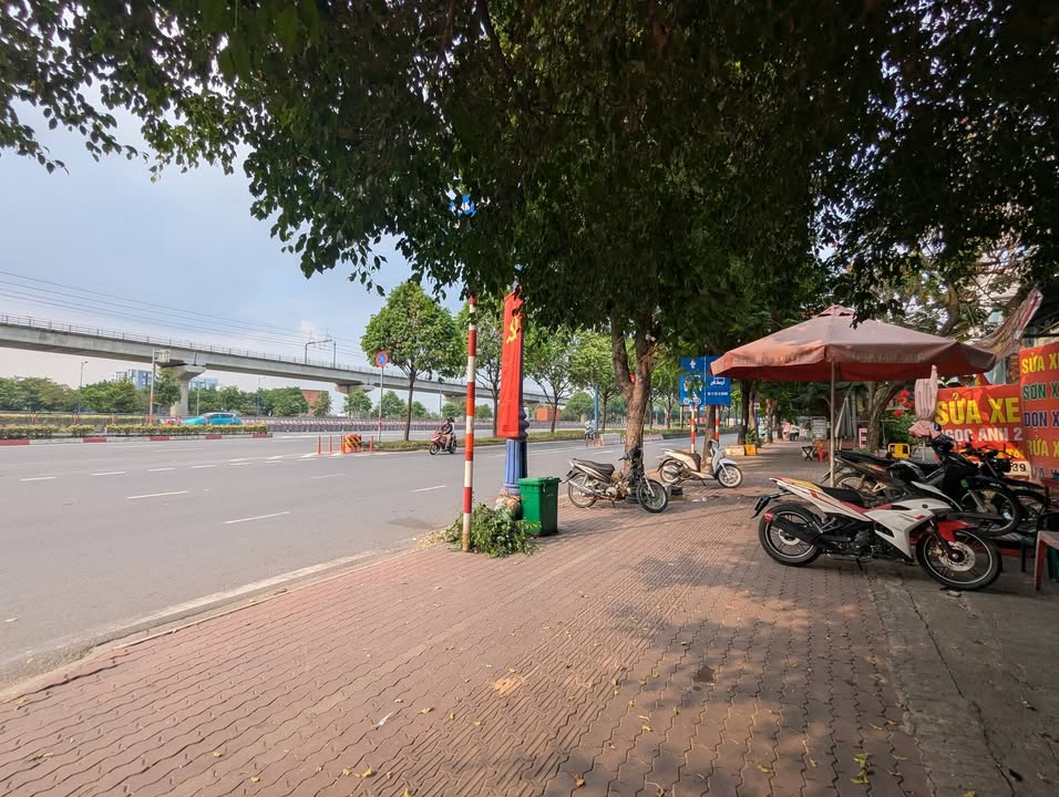 Nhà Mặt Tiền Song Hành XLHN Thủ Đức - Kinh Doanh Đắc Lợi 76m²