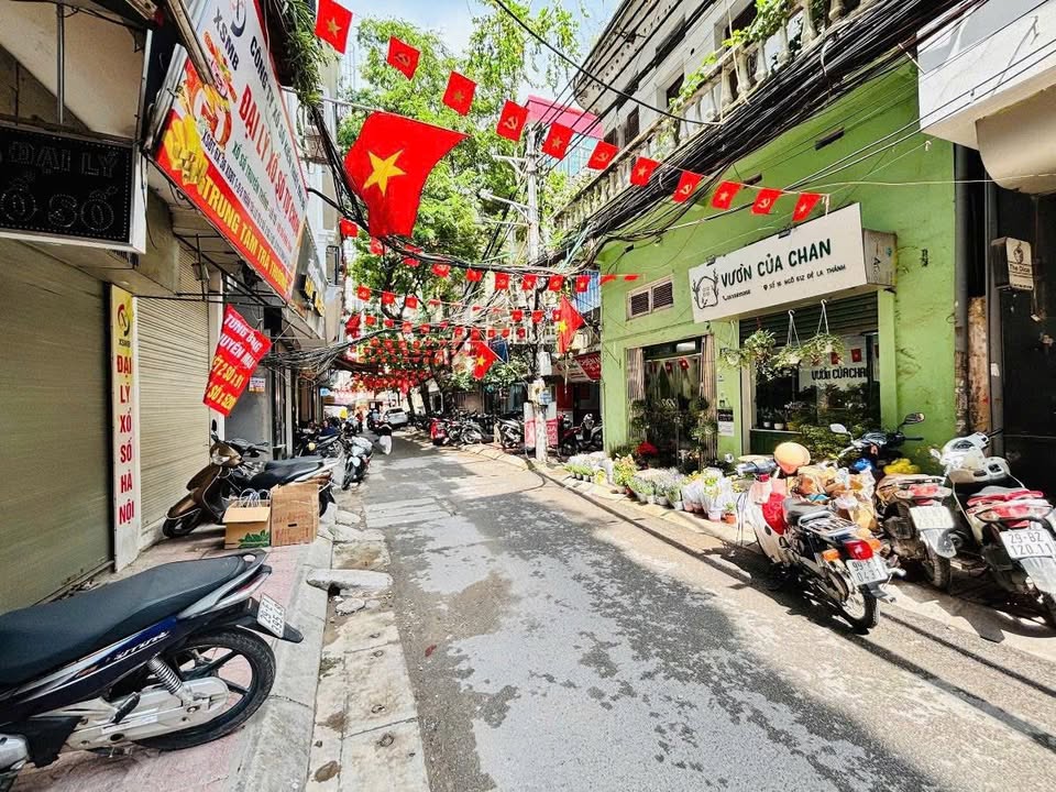 Nhà Phân Lô 82m² Ngõ 612 La Thành, Ba Đình - Ô Tô Đỗ Cửa, 20.5 Tỷ