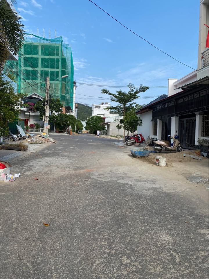 Nhà 1 Lầu Hòn Xện 65m² - Ngang 5m - Sổ Hồng Sẵn - 5.9 Tỷ