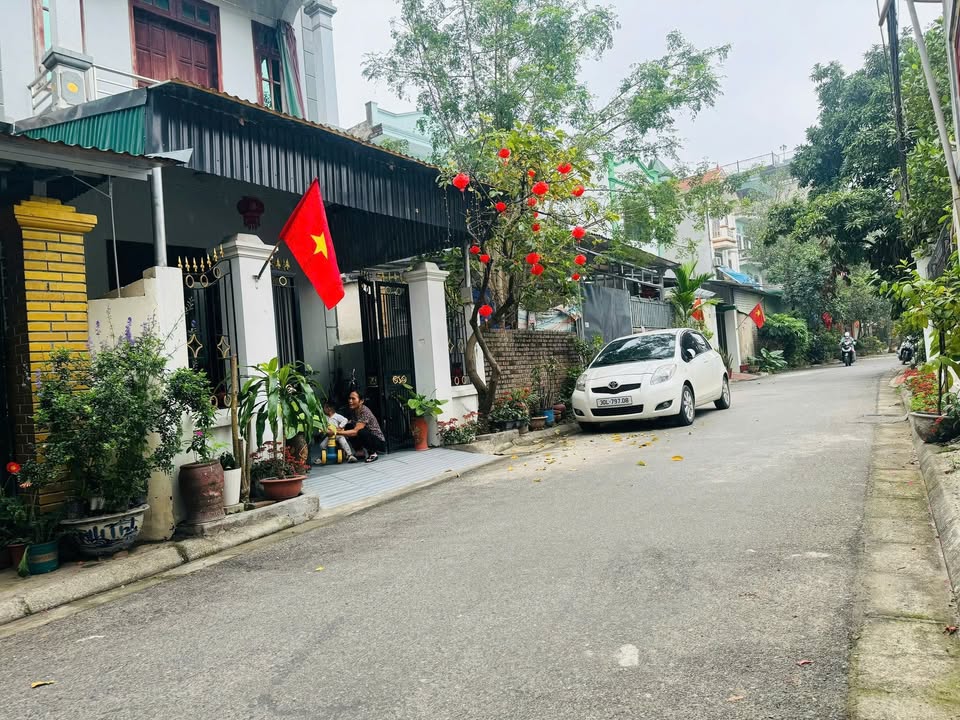 Nhà Phúc Lợi Long Biên 35m² nhỉnh 6 tỷ - Ô tô vào nhà