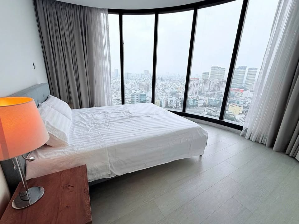 Cho thuê Căn hộ Vinhomes Golden River 105m² 3PN - View Landmark 81 Đỉnh Cao