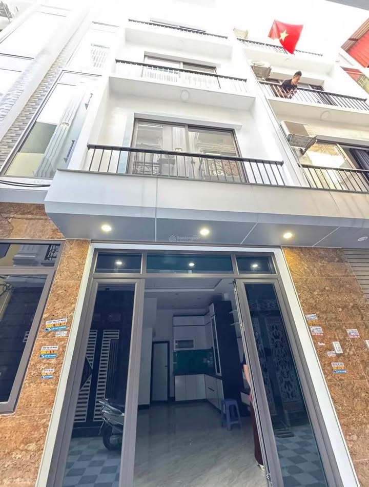 Nhà Lô Góc Yên Vĩnh, Hoài Đức - 4 Tầng, 30m², Giá 4.15 Tỷ