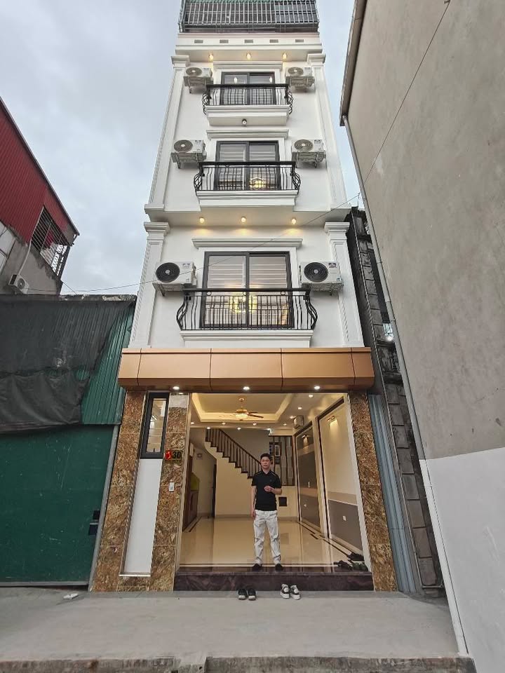 Nhà Tây Tựu 37m² 5 Tầng - 6PN - 8 Tỷ - Gần ĐH Công Nghiệp