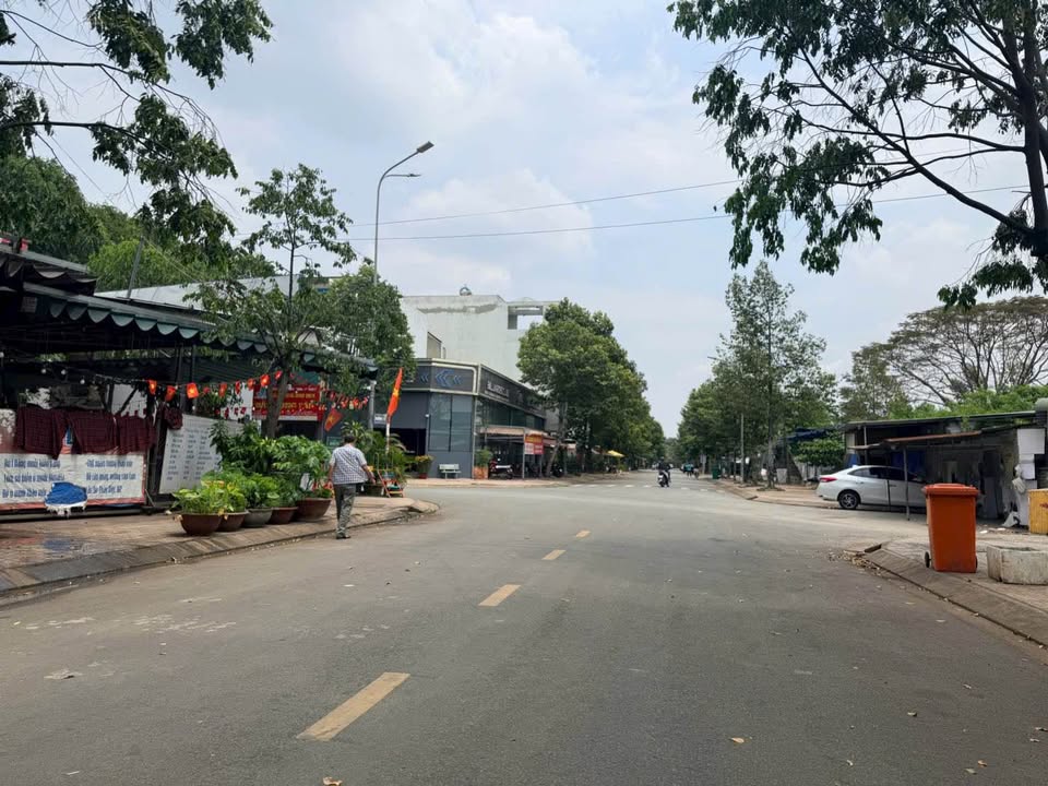 Bán Gấp Đất Tặng Nhà KDC D2D Võ Thị Sáu, Biên Hòa - 100m2, Sổ Hồng Thổ Cư