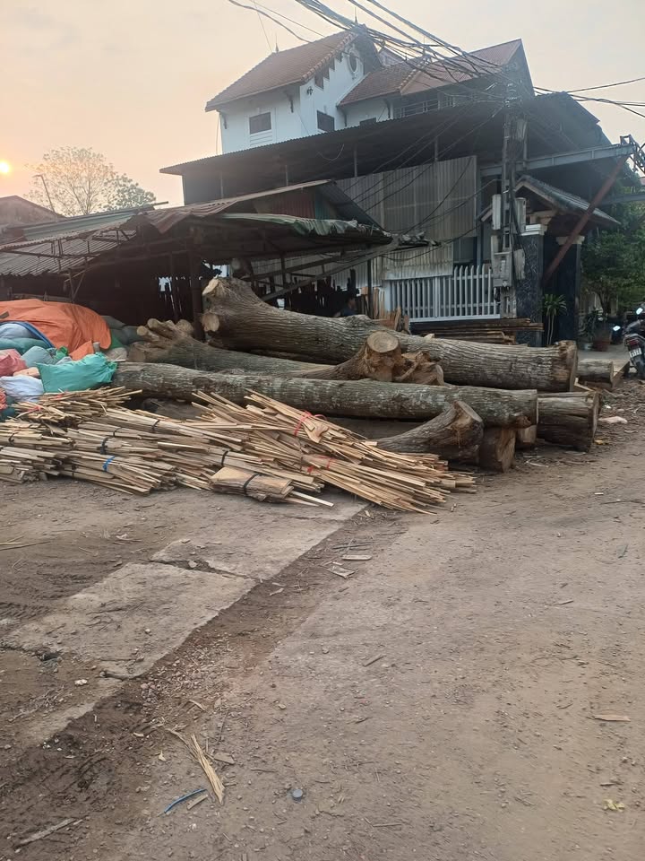 Bán Đất Vĩnh Tường Vĩnh Phúc - 75m² 2 Mặt Đường, Gần Sân Bóng, Giá Hơn 2 Tỷ