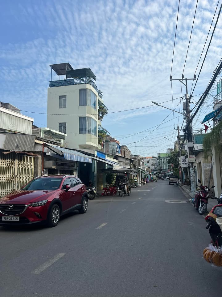 Nhà 2 Tầng Mặt Tiền Nguyễn Thái Học, Nha Trang - 98m² - 8.3 Tỷ