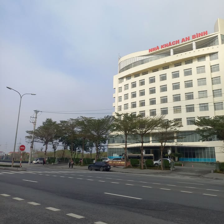 Nhà phố Trần Hưng Đạo Ninh Bình 155m2 giá 19 tỷ - Mặt tiền kinh doanh đẳng cấp