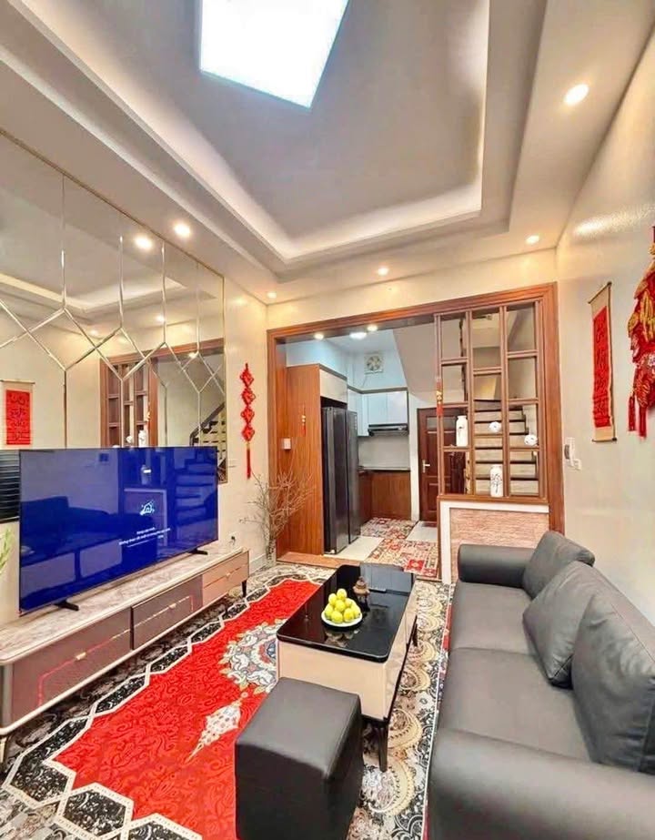 Nhà 38m² Phạm Văn Đồng, Cầu Giấy - Full Nội Thất, Sẵn Ở Ngay - Giá Từ 9 Tỷ