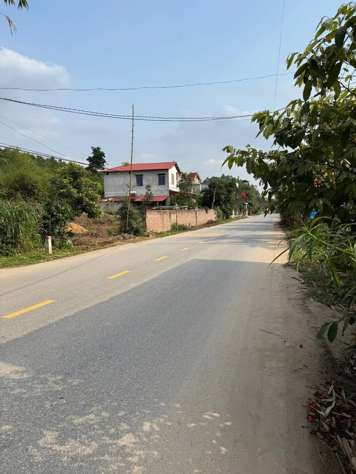 Đất nền Lập Thạch 293m² - Sổ đỏ 40m² thổ cư, giá 1 tỷ xxtr