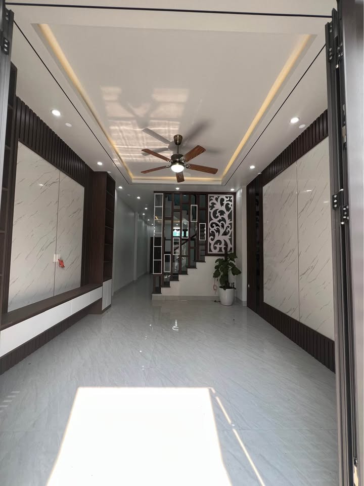 Nhà 3 Tầng Độc Lập Đường Liên Hà 54m² - Giá 2.55 Tỷ