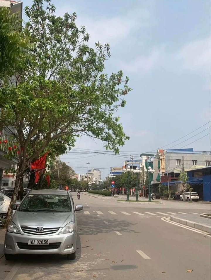 Đất mặt đường đôi Nguyễn Văn Cừ 80m² giá 5.3 tỷ - Vị trí đắc địa